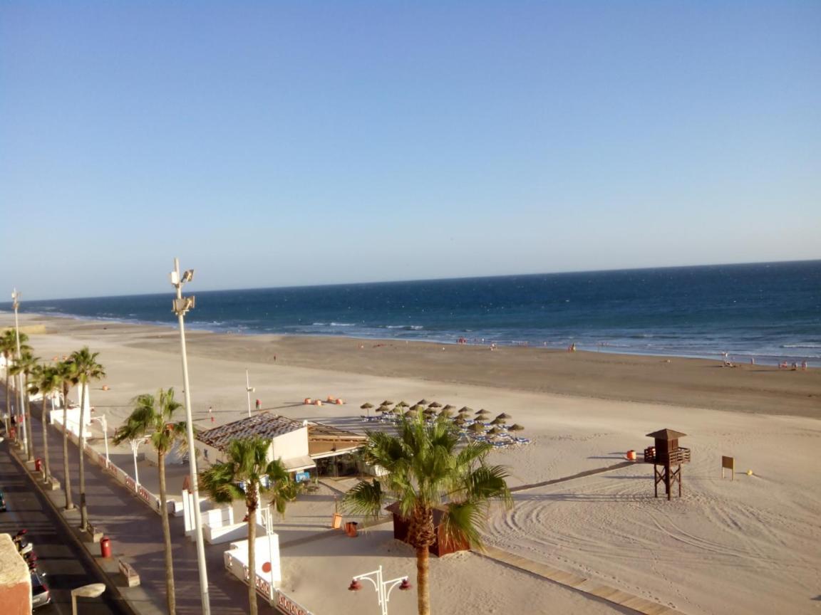 Apartamento En La Playa Con Garaje Cádiz Kültér fotó