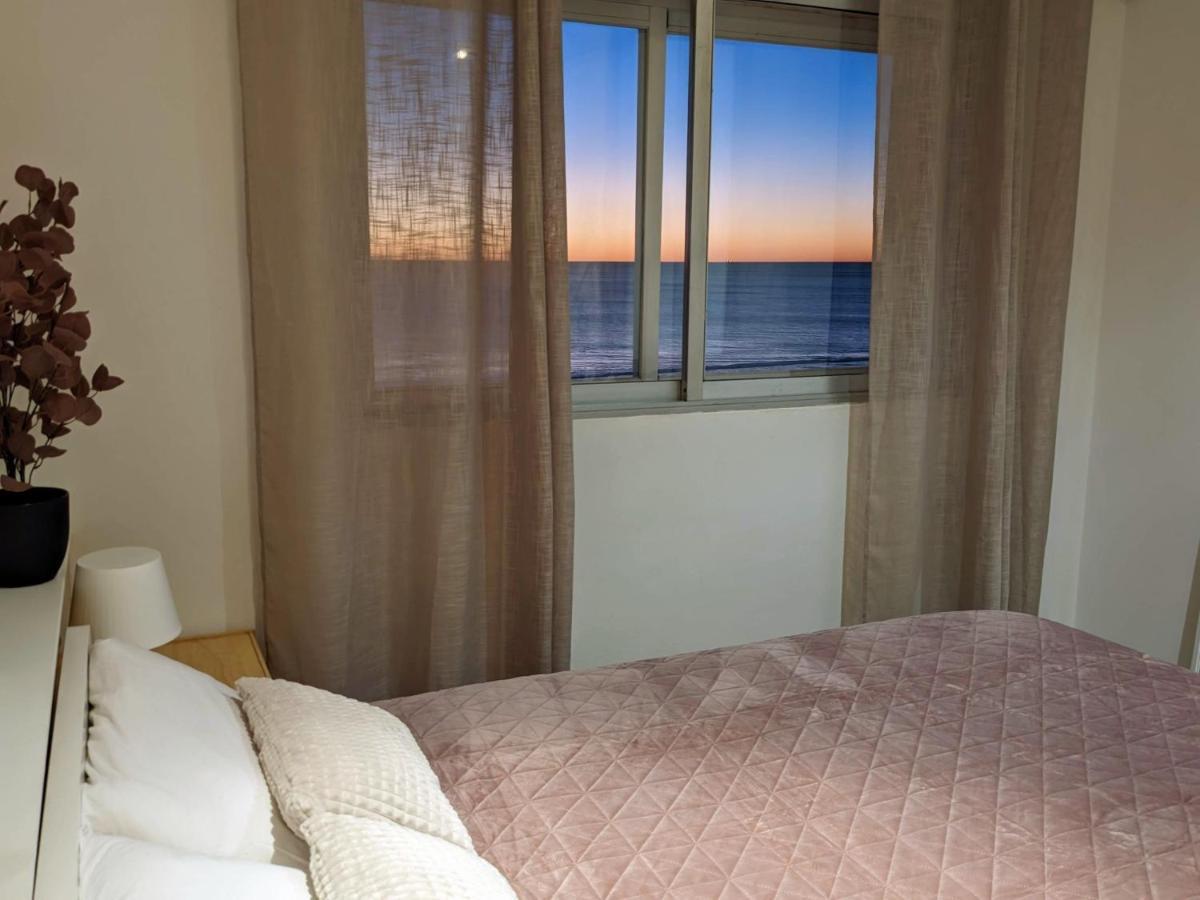 Apartamento En La Playa Con Garaje Cádiz Kültér fotó